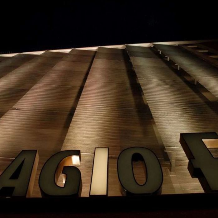 Cambridge Architectural Mesh – Stripe Mesh